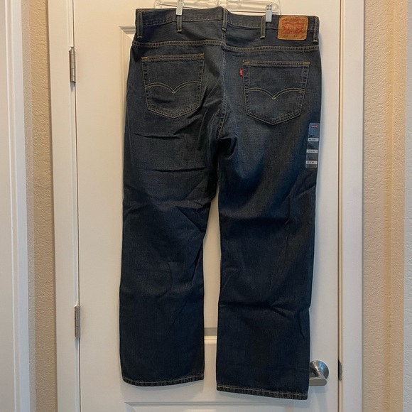 NWT Men’s Levi Jeans 40X30 - Picture 2 of 9